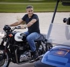 Omega : George Clooney pose pour la montre Speedmaster’57