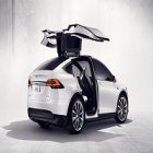 Tesla : son Model X est désormais moins cher