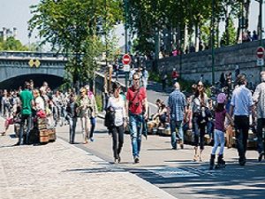 Voitures a Paris, la capitale francaise lutte contre le trafic routier