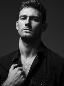 Diesel s associe a Alex Pettyfer, l acteur represente le parfum Only The Brave