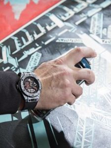 Hublot lance Big Bang Meca 10 Shepard Fairey, une montre pour homme