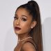 La chanteuse Ariana Grande dans l’univers de la parfumerie