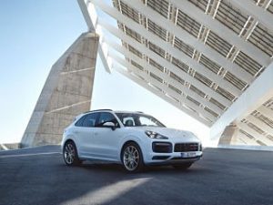 Porsche Cayenne E Hybrid, le SUV hybride avec un moteur electrique