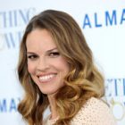 Hilary Swank incarnera une détective dans « Fatale »