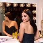 Camila Mendes a pris la pose pour John Frieda