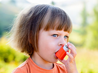 Asthme et vitamine D chez les enfants, etude sur cette maladie respiratoire