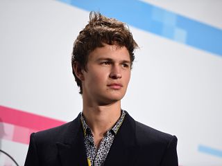 Serie policiere Tokyo Vice, Ansel Elgort au casting de cette production sur Warnermedia