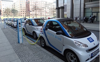 recharge de vehicule electrique, Renault et E Totem deploient des bornes electriques