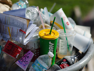 Plastiques et sante, la toxicite du plastique dans les produits alimentaires souvent ignoree