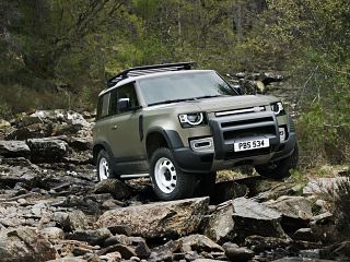 Land Rover Defender, le fabricant anglais revisite son Suv pour le Salon de Francfort