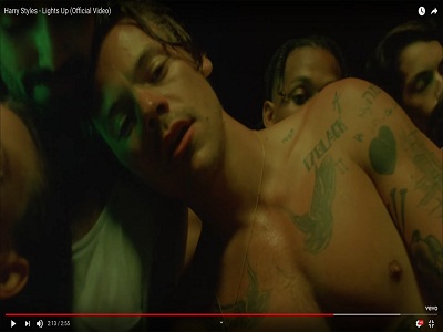 Le clip de « Lights Up » est accessible sur Internet © Harry Styles / YouTube.com