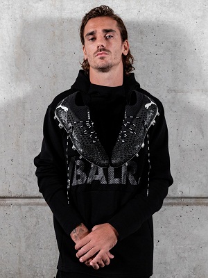 Le footballeur français Antoine Griezmann incarne la capsule « Puma x BALR. » © Courtesy of Puma x BALR.