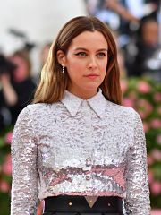 Serie Daisy Jones The Six, Riley Keough dans la production de Reese Witherspoon