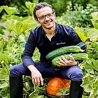 Simone Zanoni, chef du George V, offre des repas aux enfants du personnel soignant