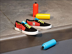 Les Simpson chez Vans sur des sneakers et du pret a porter