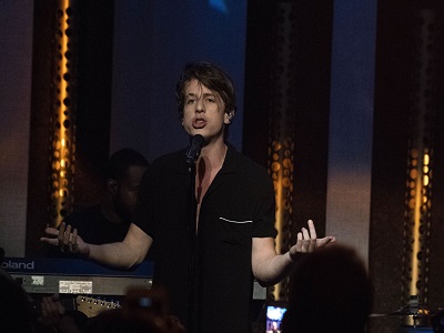 Charlie Puth lance le single « Hard On Yourself » © VALERIE MACON / AFP