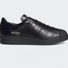 Prada et adidas collaborent pour des sneakers « Superstar »