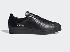 adidas signe les Prada Superstar, des sneakers de luxe