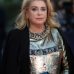 Catherine Deneuve imprègne A.P.C de son style chic