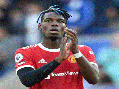 Paul Pogba qui applaudit à la fin d’un match