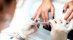 Comment les réseaux sociaux ont favorisé l’essor du nail art 