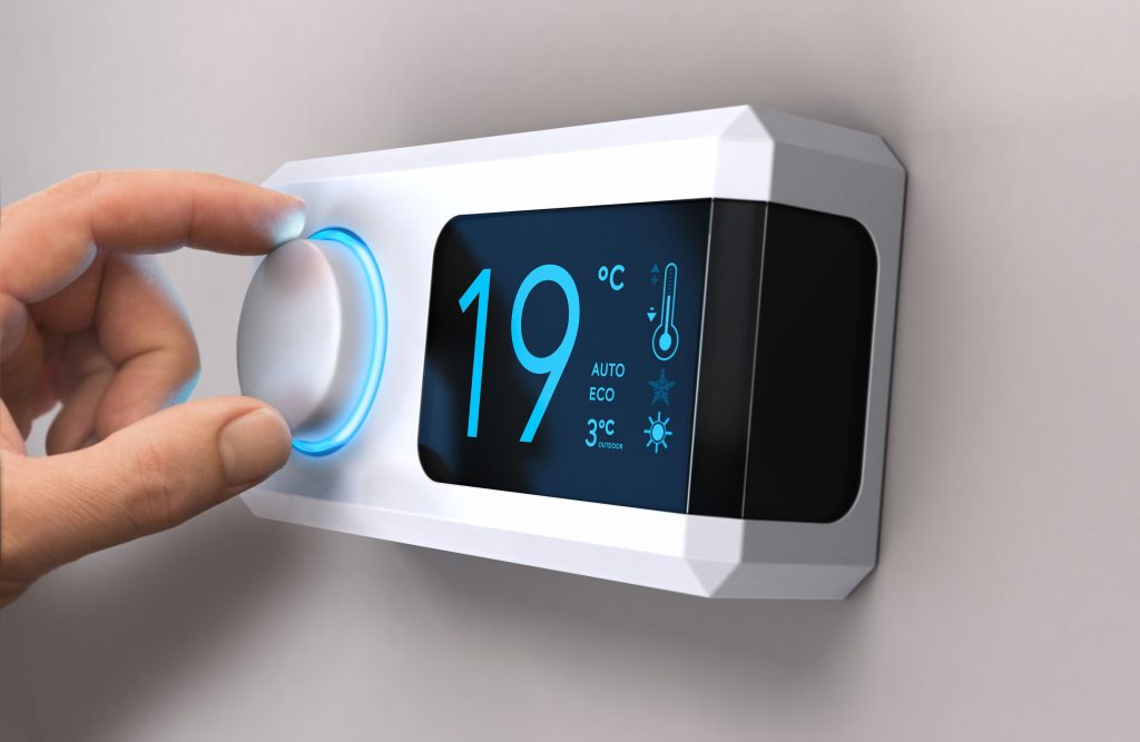 Thermostat programmable avec affichage de température et mode éco activé